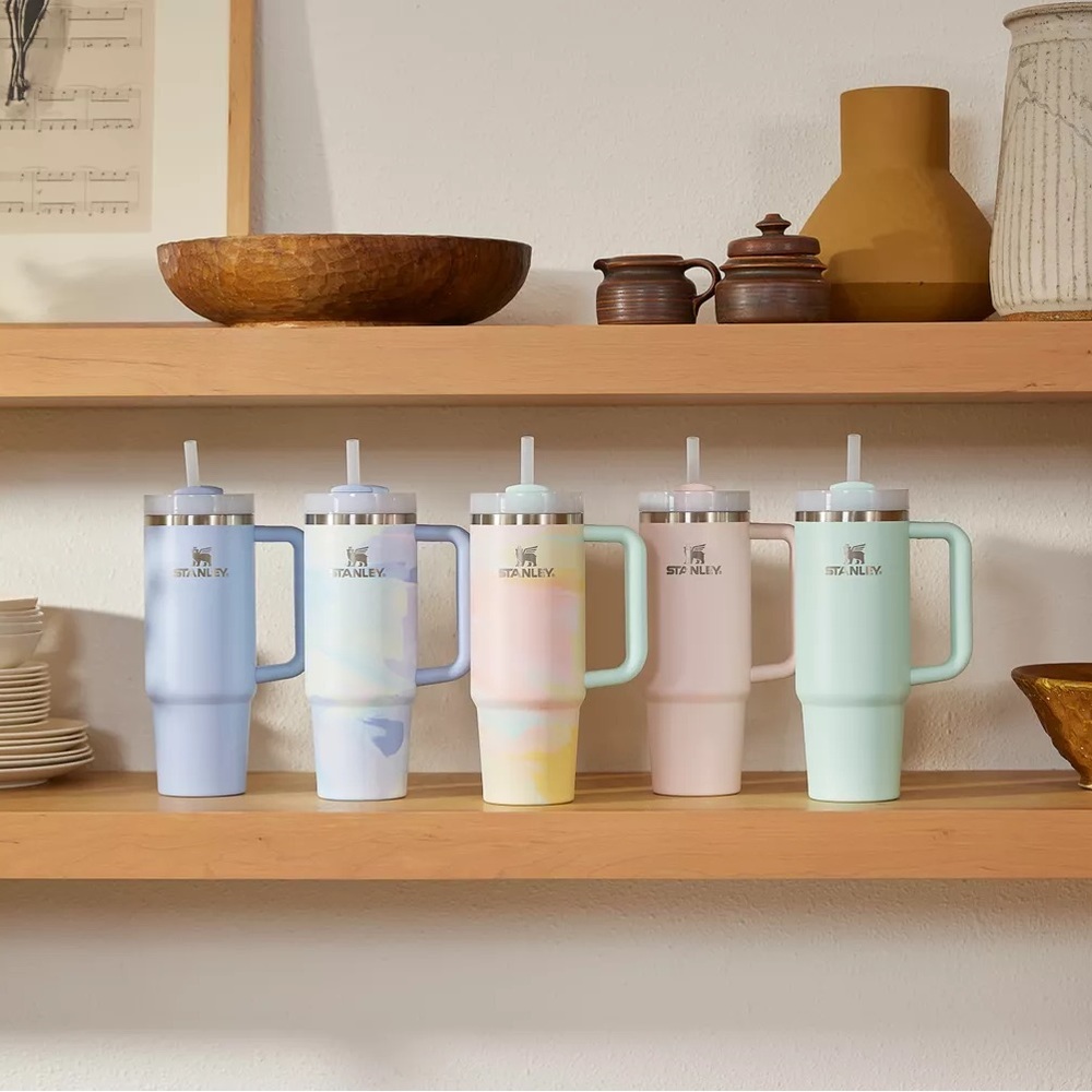 🎉LAST CHANCE🎉 Stanley 40 oz. Quencher H2.0 FlowState Tumbler Warm Serene - Picture 11 of 12